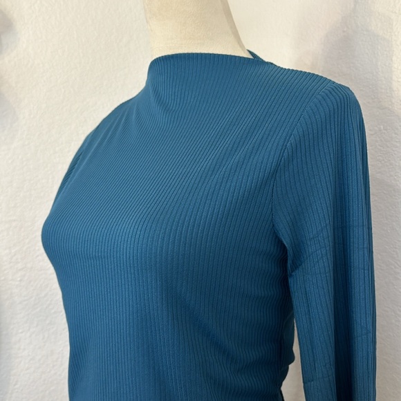 BAND OF THE FREE AVRIL TEAL MOCK NECK CROP TOP NWT - Picture 8 of 10